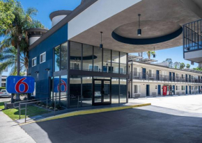 Гостиница Motel 6-Anaheim, CA - Convention Center  Анахайм